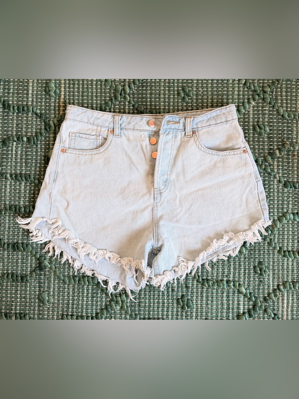 High-waisted Jean shorts